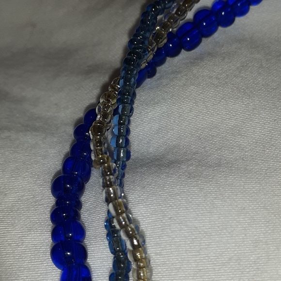 Pier 1 Imports Glass Leaf Pendant Beaded Necklace - Picture 3 of 4
